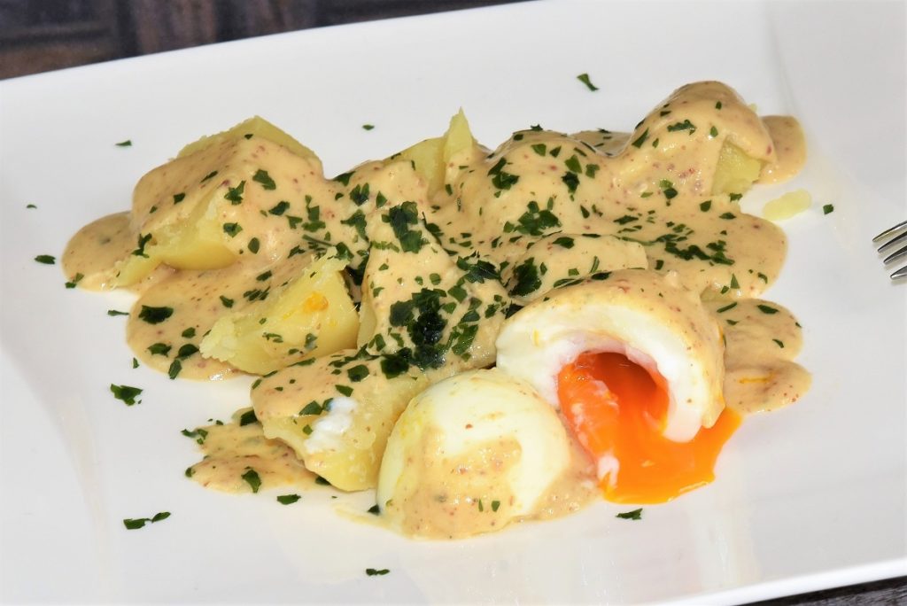 Eier in Senfsoße - ein Klassiker - Happi mit Silberschlappi